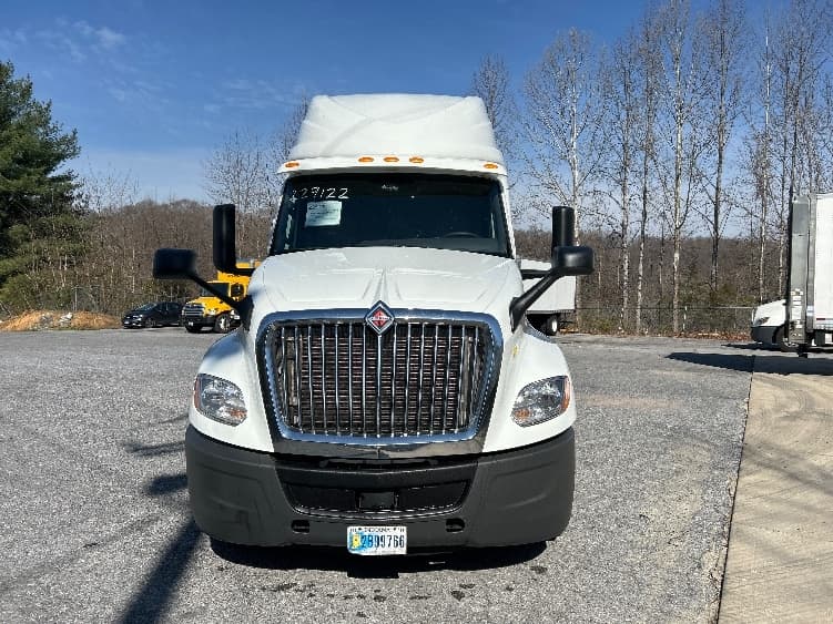 2019 International LT in Blountville, TN — photo 2