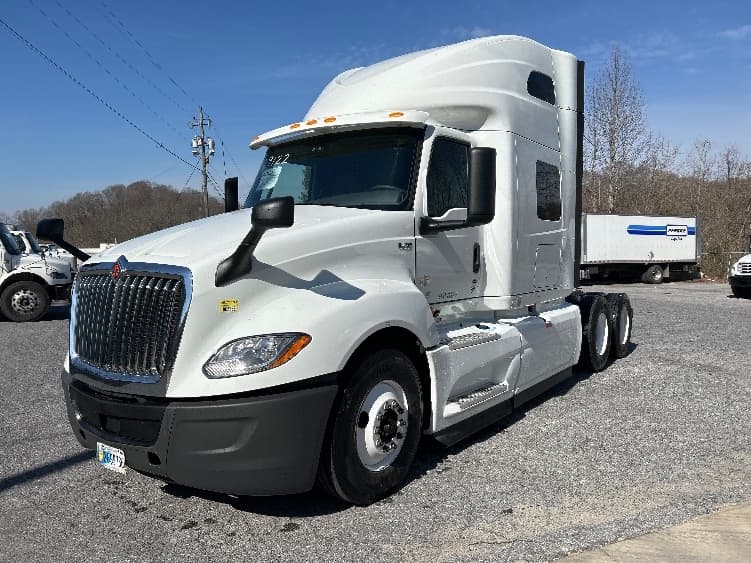 2019 International LT in Blountville, TN — photo 3