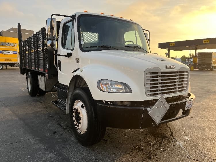 2019 Freightliner M2 106