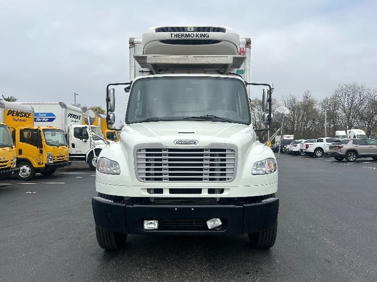 2019 Freightliner M2 106 in Millville, NJ — photo 2