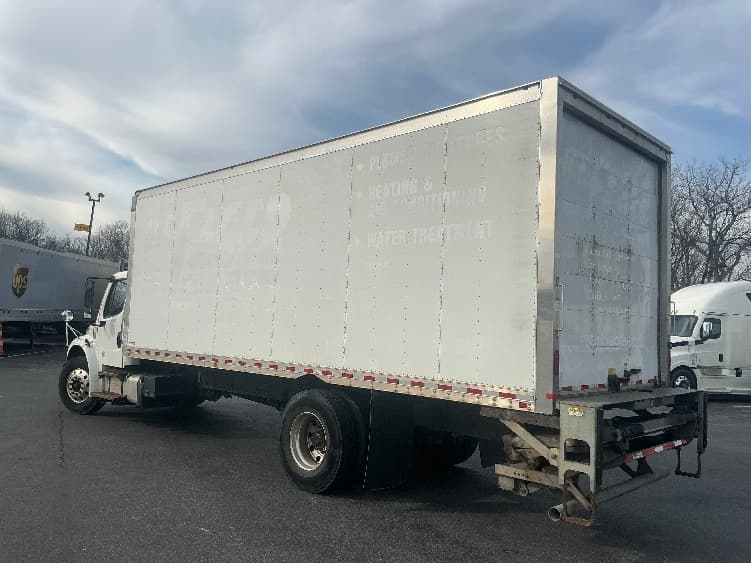 2019 Freightliner M2 106 in Harrisburg, PA — photo 6