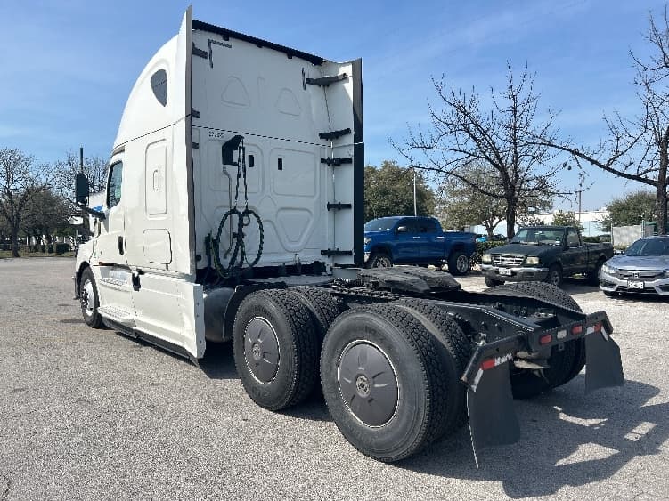 2019 Freightliner Cascadia in Houston, TX — photo 5