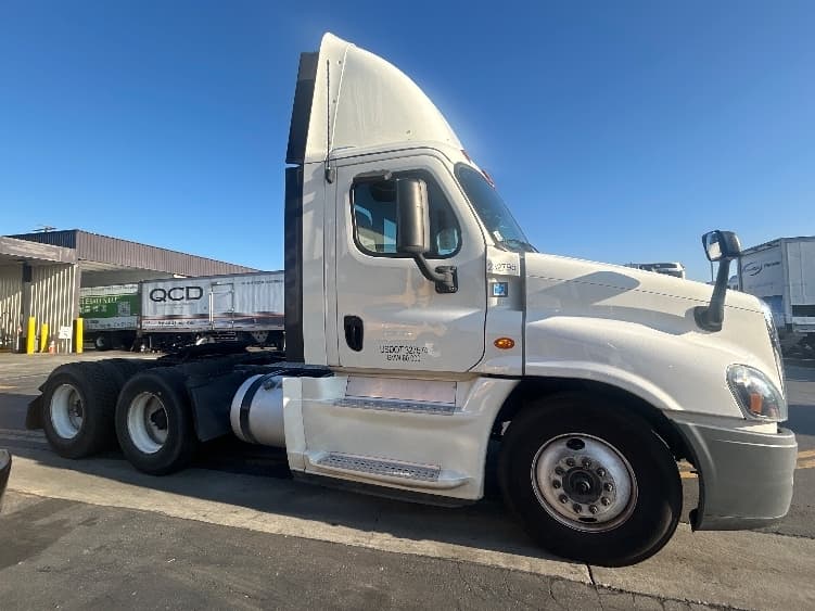 2019 Freightliner Cascadia in Torrance, CA — photo 8