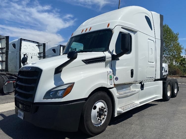 2024 Freightliner Cascadia in Fontana, CA — photo 3