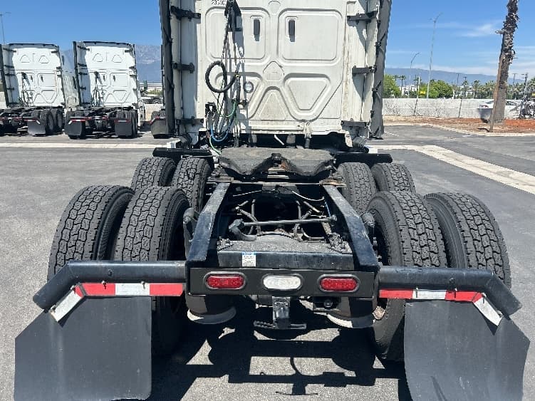 2024 Freightliner Cascadia in Fontana, CA — photo 6