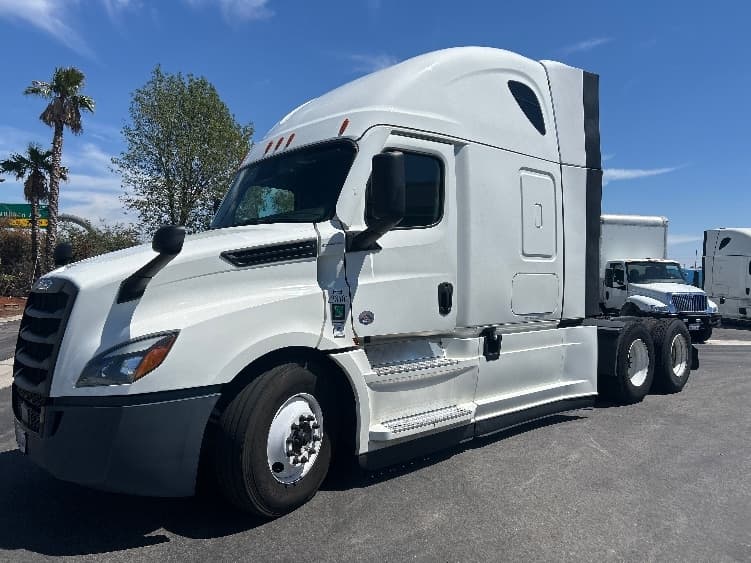2024 Freightliner Cascadia in Fontana, CA — photo 3