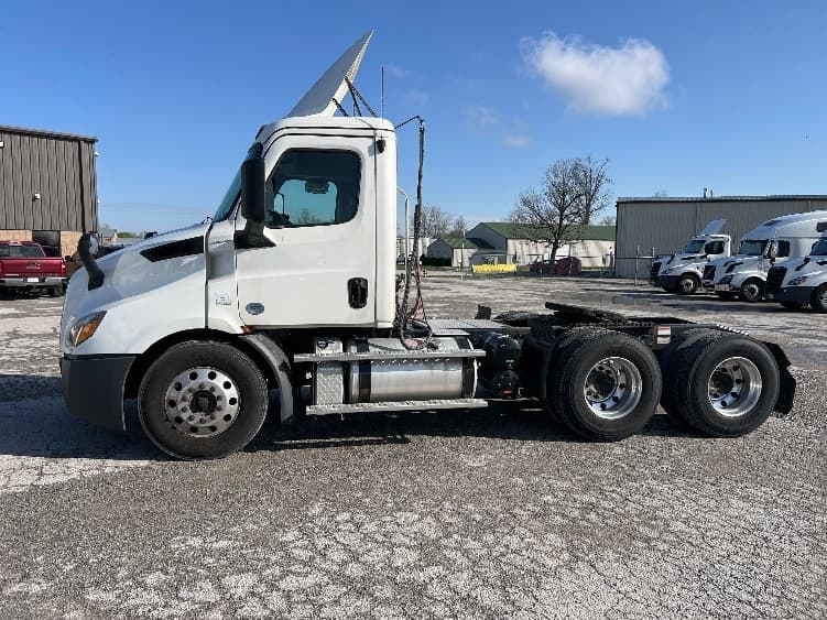 2019 Freightliner Cascadia in Sellersburg, IN — photo 4