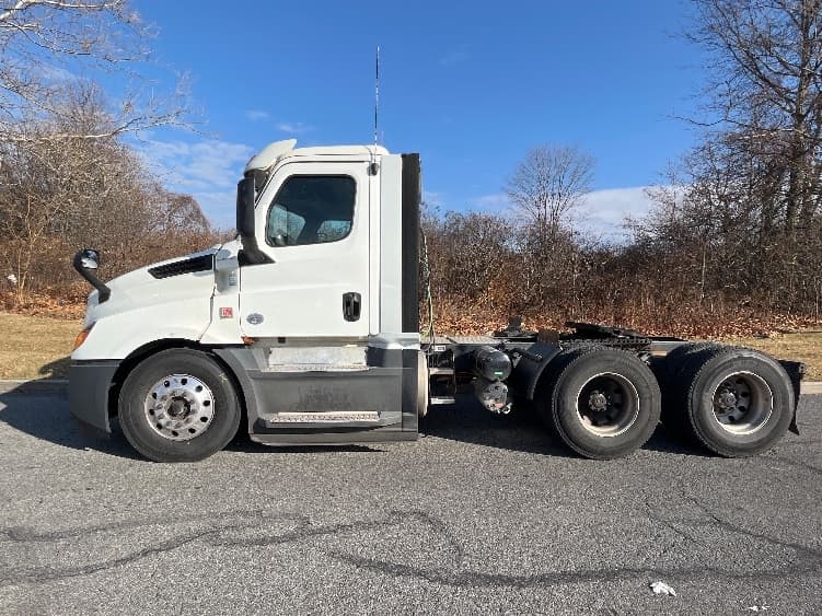 2019 Freightliner Cascadia in Montgomery, NY — photo 4