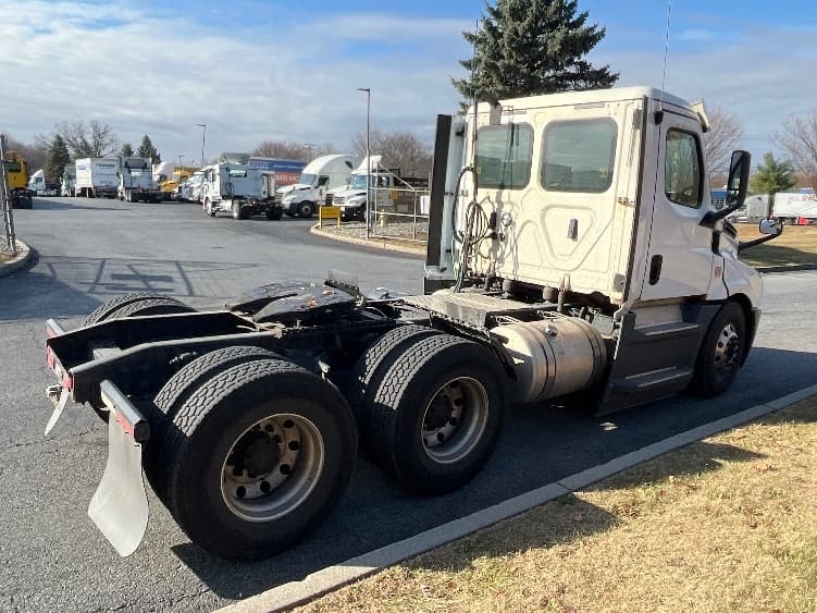 2019 Freightliner Cascadia in Montgomery, NY — photo 7