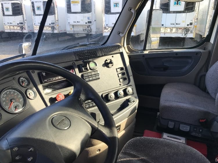 2019 Freightliner Cascadia in Cleona, PA — photo 10