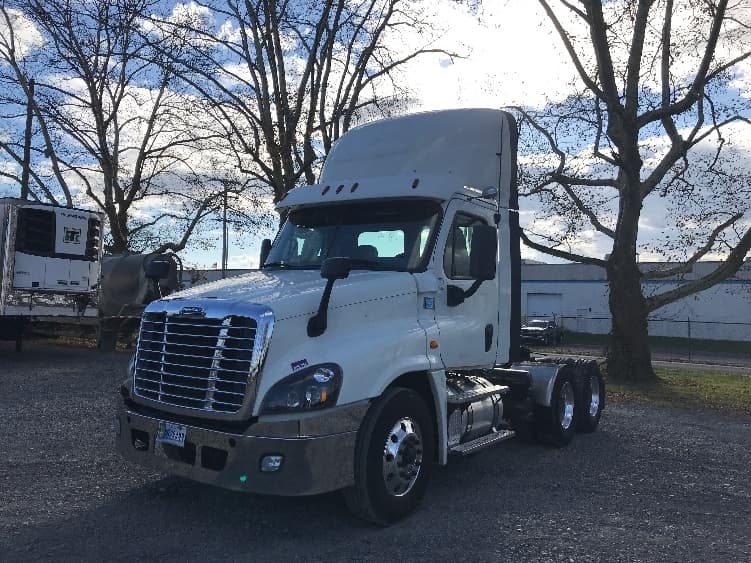 2019 Freightliner Cascadia in Cleona, PA — photo 3