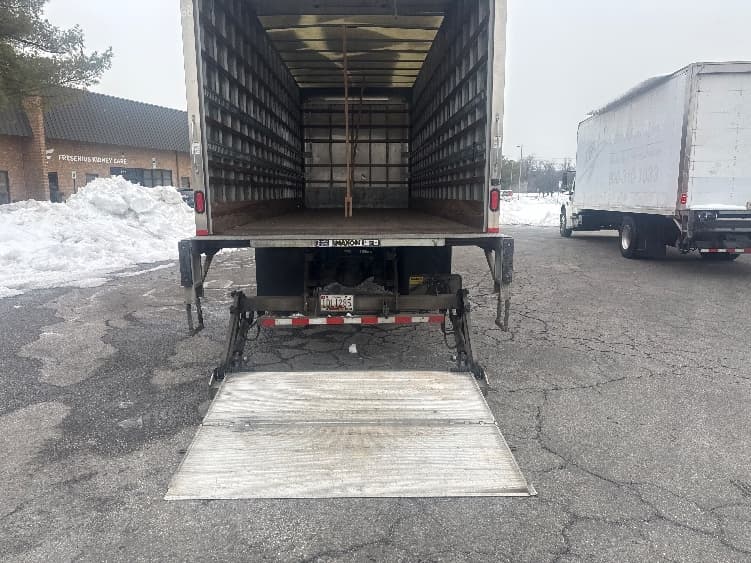 2019 Freightliner M2 106 in Baltimore, MD — photo 9