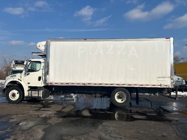 2019 Freightliner M2 106 in Indianapolis, IN — photo 4