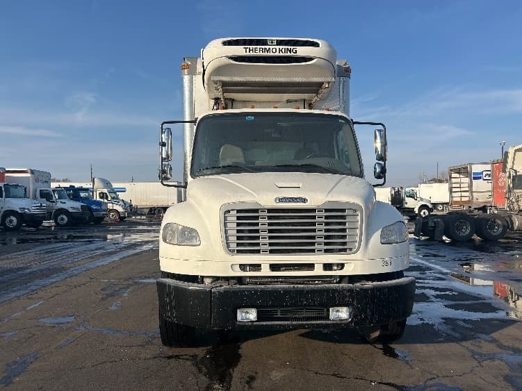 2019 Freightliner M2 106 in Indianapolis, IN — photo 2