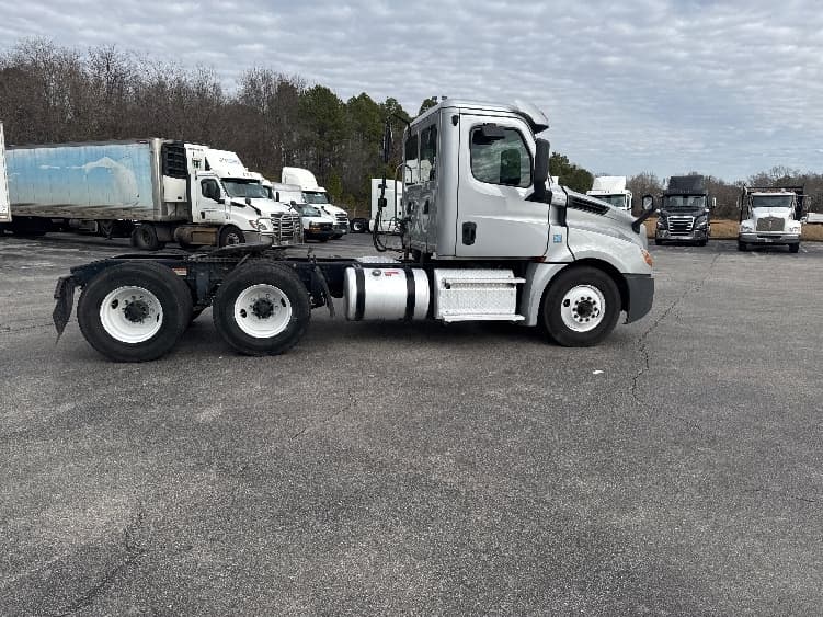 2019 Freightliner Cascadia in Nashville (Mount Juliet), TN — photo 8