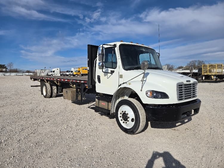 2019 Freightliner M2 106