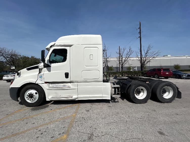 2019 Freightliner Cascadia in Katy, TX — photo 4