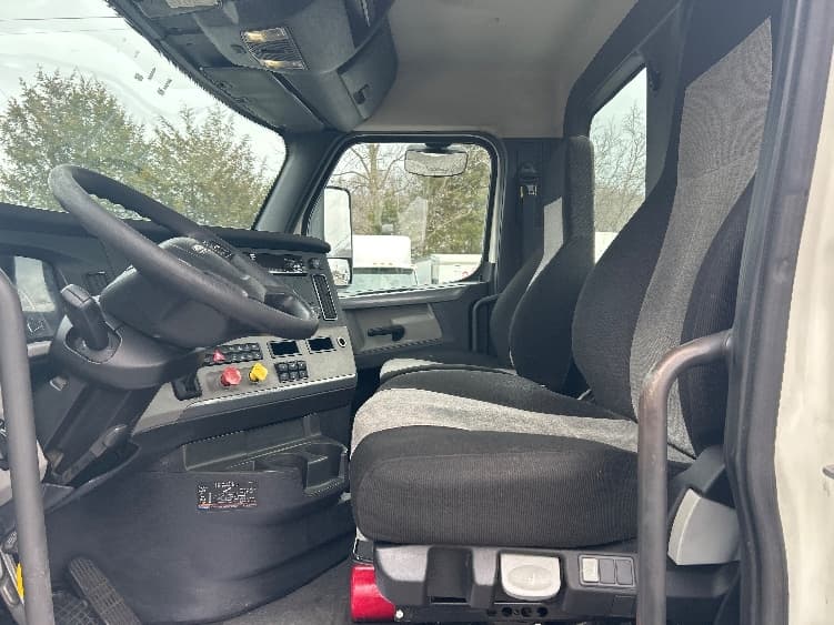 2019 Freightliner Cascadia in Blountville, TN — photo 10