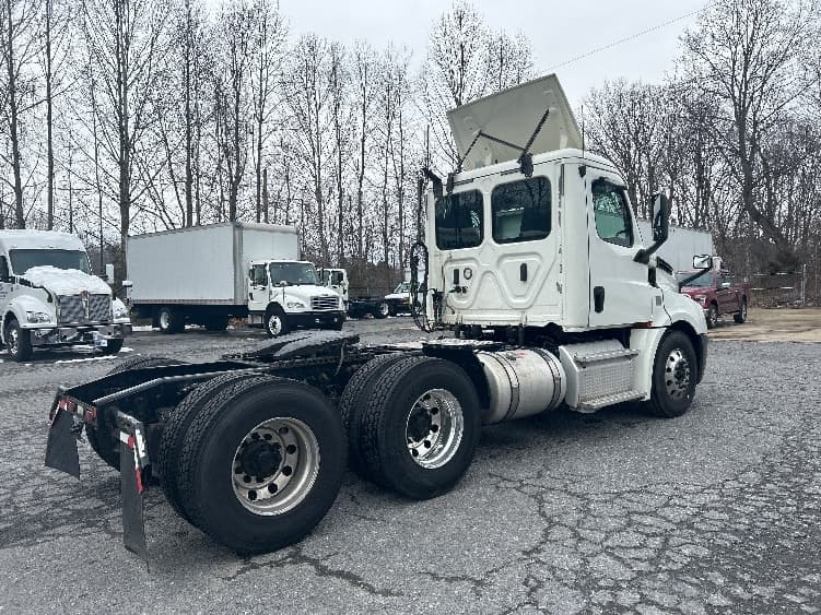 2019 Freightliner Cascadia in Blountville, TN — photo 7