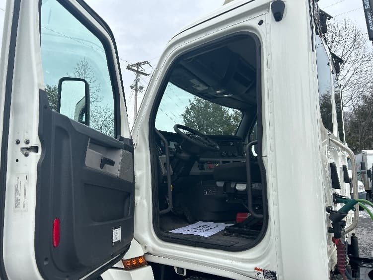 2019 Freightliner Cascadia in Blountville, TN — photo 9