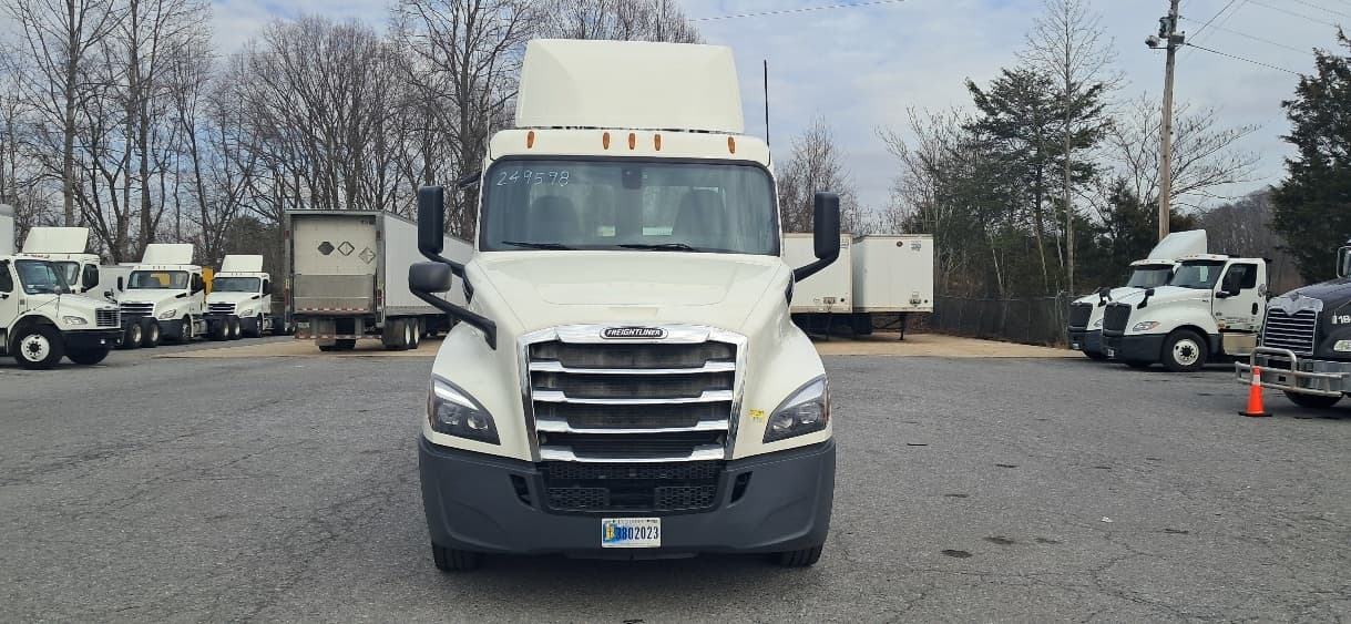 2019 Freightliner Cascadia in Blountville, TN — photo 2