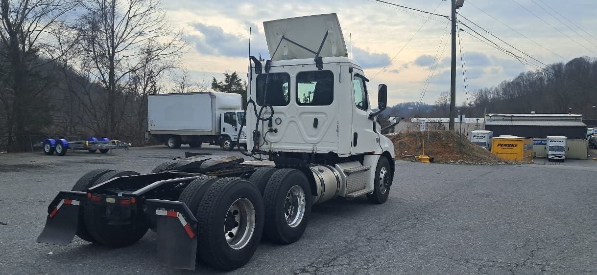 2019 Freightliner Cascadia in Blountville, TN — photo 7