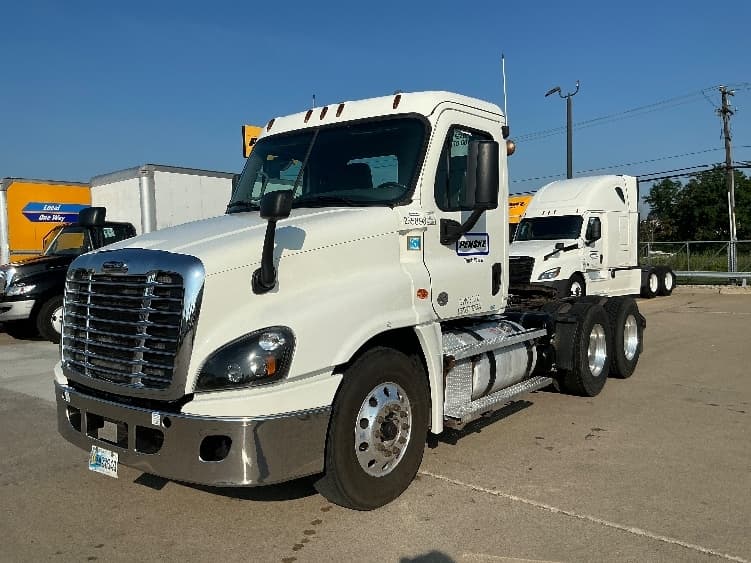 2020 Freightliner Cascadia in Plymouth, MI — photo 3