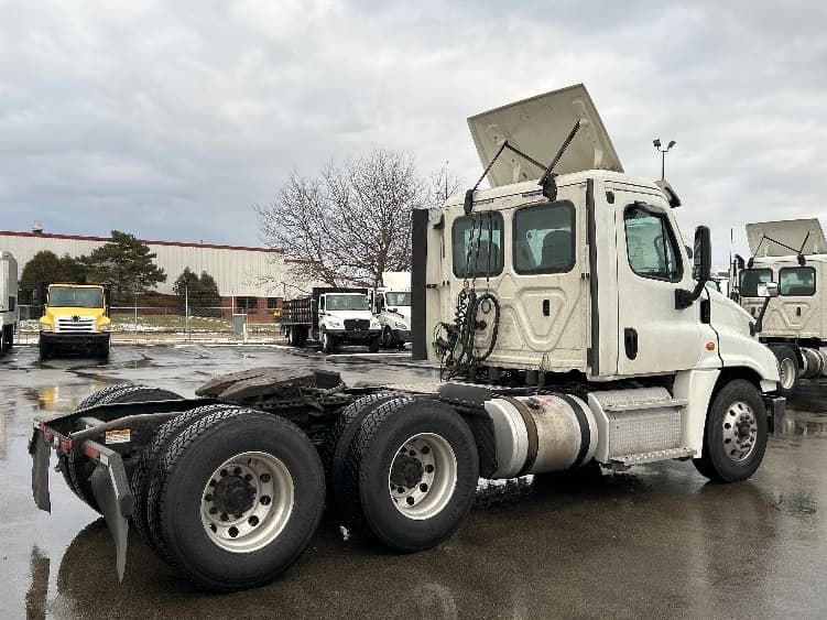 2019 Freightliner Cascadia in La Porte, IN — photo 7