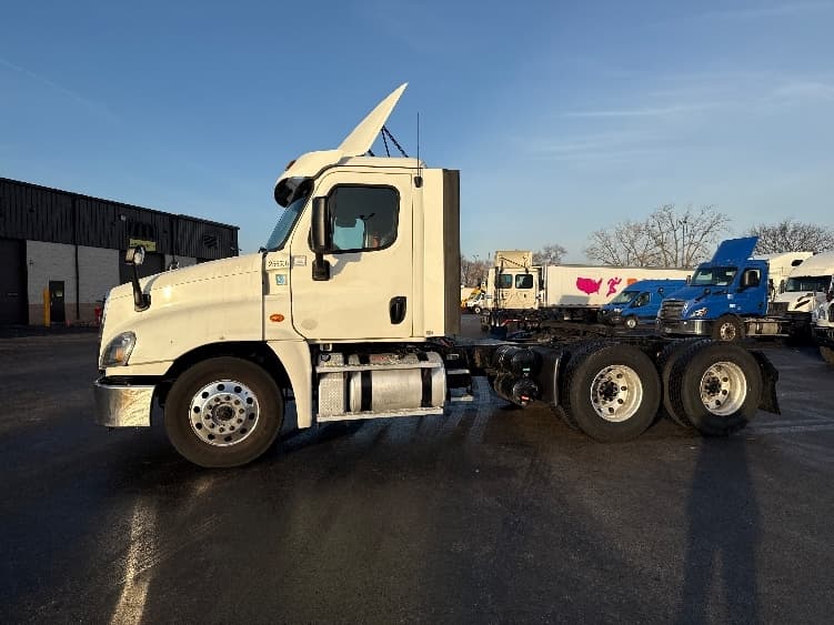 2019 Freightliner Cascadia in La Porte, IN — photo 4