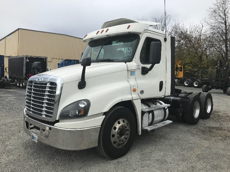 2019 Freightliner Cascadia in La Porte, IN — photo 3
