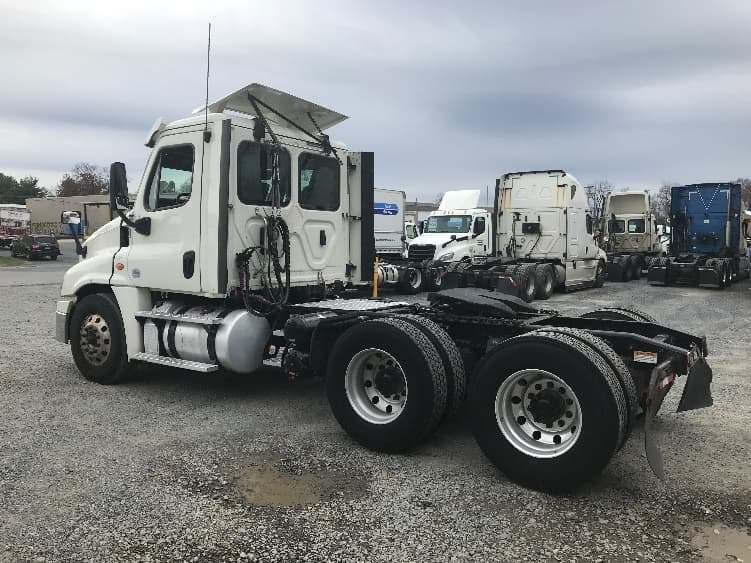 2019 Freightliner Cascadia in La Porte, IN — photo 5