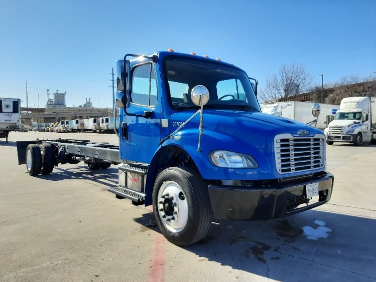 2019 Freightliner M2 106