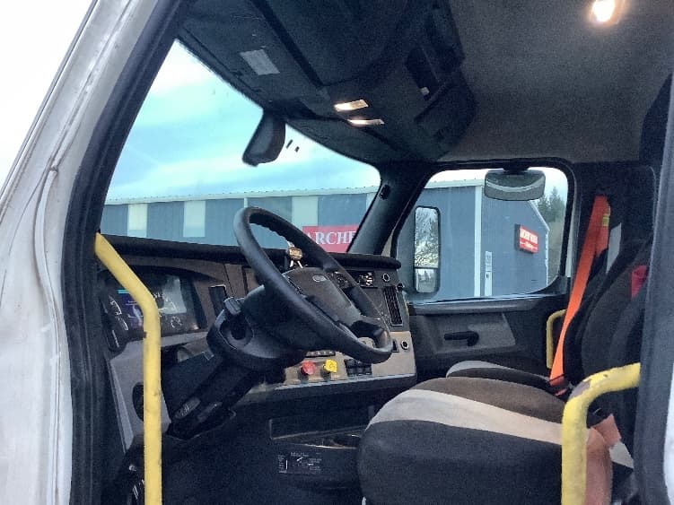 2019 Freightliner Cascadia in Lacey, WA — photo 10