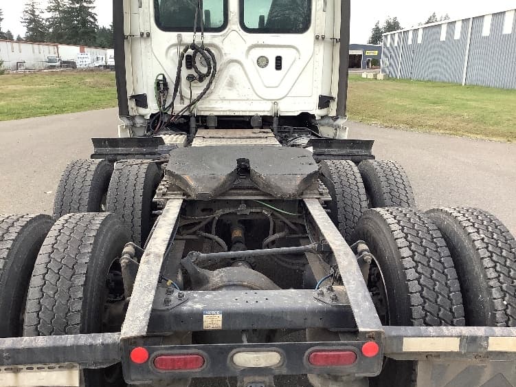 2019 Freightliner Cascadia in Lacey, WA — photo 6