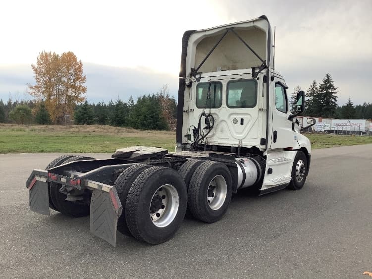 2019 Freightliner Cascadia in Lacey, WA — photo 7