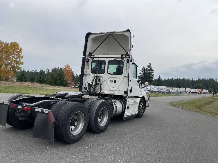 2019 Freightliner Cascadia in Lacey, WA — photo 7