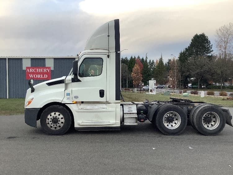 2019 Freightliner Cascadia in Lacey, WA — photo 4