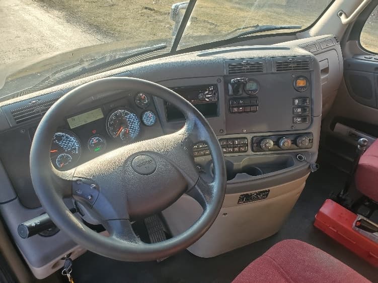 2020 Freightliner Cascadia in White Deer, PA — photo 10
