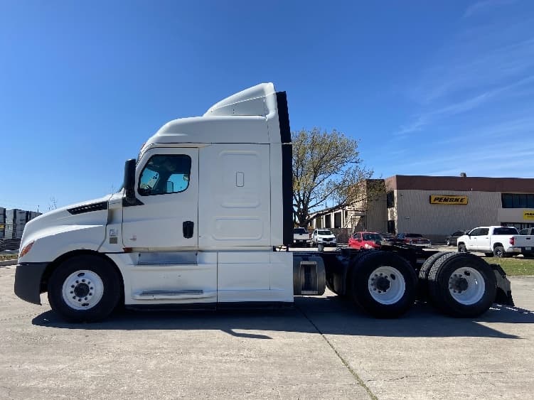 2019 Freightliner Cascadia in San Antonio, TX — photo 4