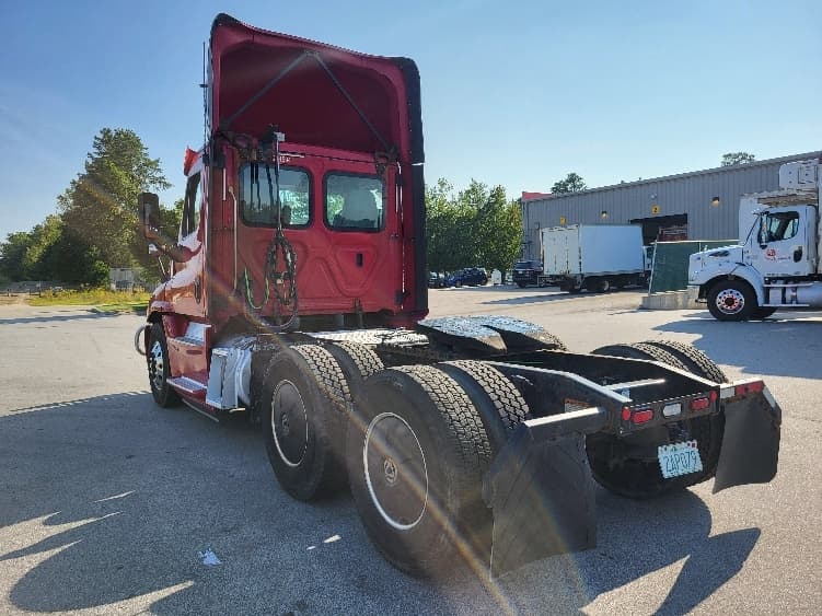 2019 Freightliner Cascadia in Londonderry, NH — photo 5
