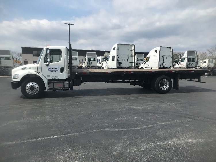 2019 Freightliner M2 106 in Harrisburg, PA — photo 4