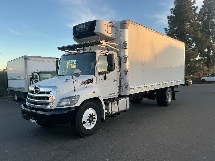 2019 Hino 338 in West Sacramento, CA — photo 3