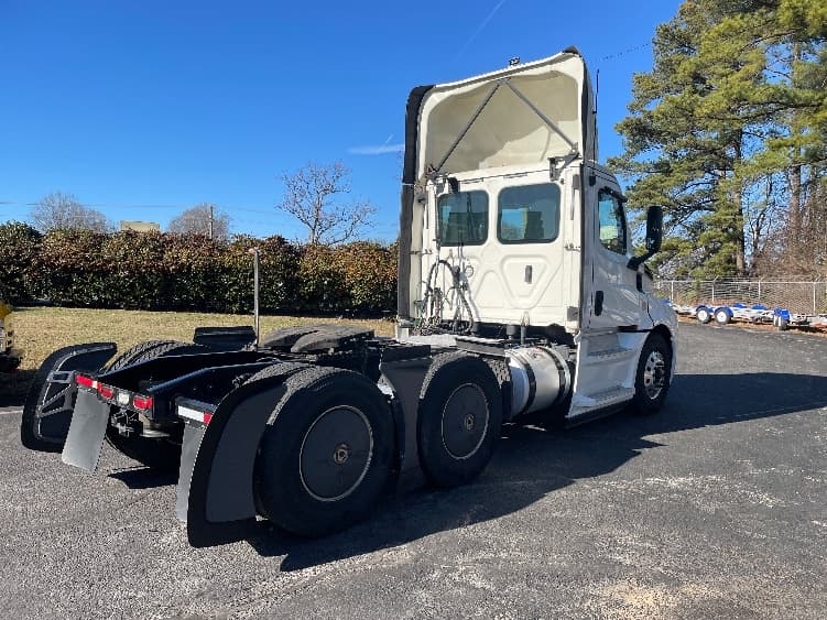 2019 Freightliner Cascadia in Spartanburg, SC — photo 7