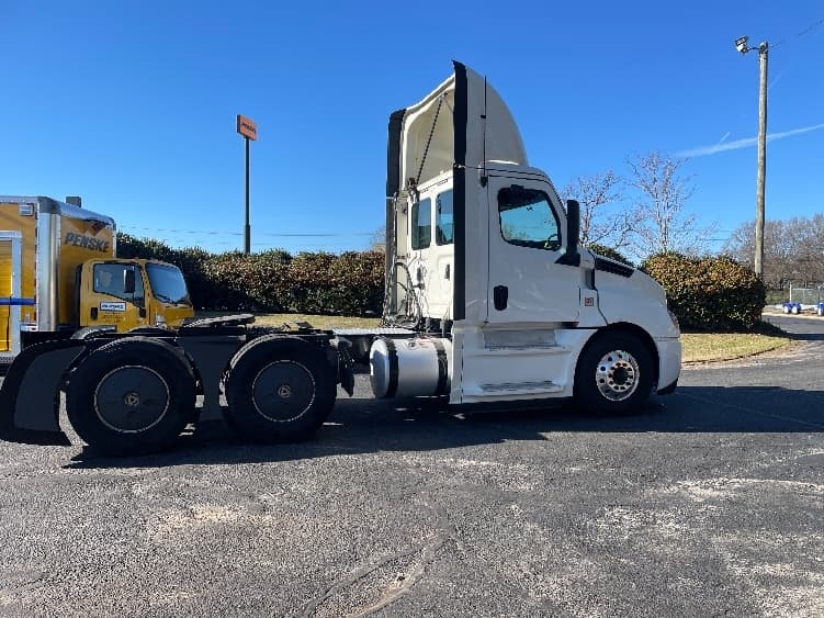 2019 Freightliner Cascadia in Spartanburg, SC — photo 8