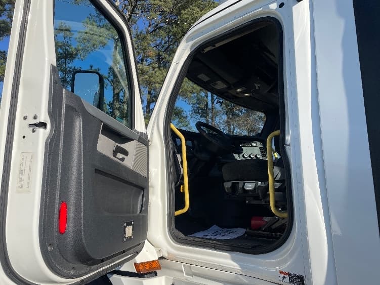 2019 Freightliner Cascadia in Spartanburg, SC — photo 9
