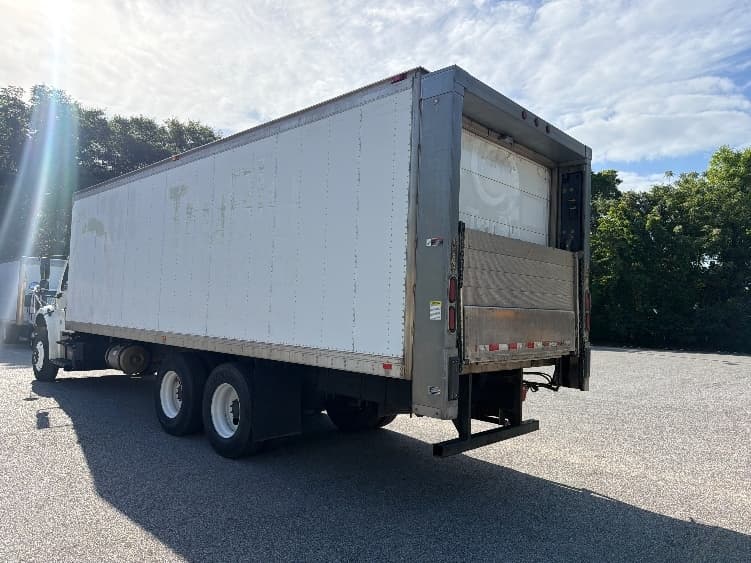 2017 Freightliner M2 106 in Pensacola, FL — photo 6
