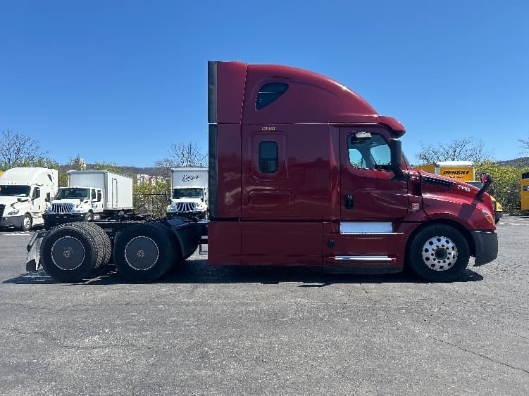2019 Freightliner Cascadia in Reading, PA — photo 8