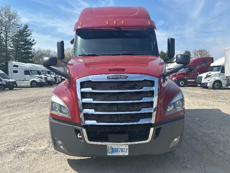2019 Freightliner Cascadia in Reading, PA — photo 2