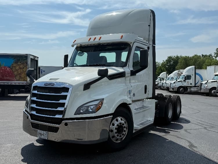 2019 Freightliner Cascadia in Reading, PA — photo 3