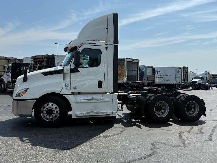2019 Freightliner Cascadia in Reading, PA — photo 4